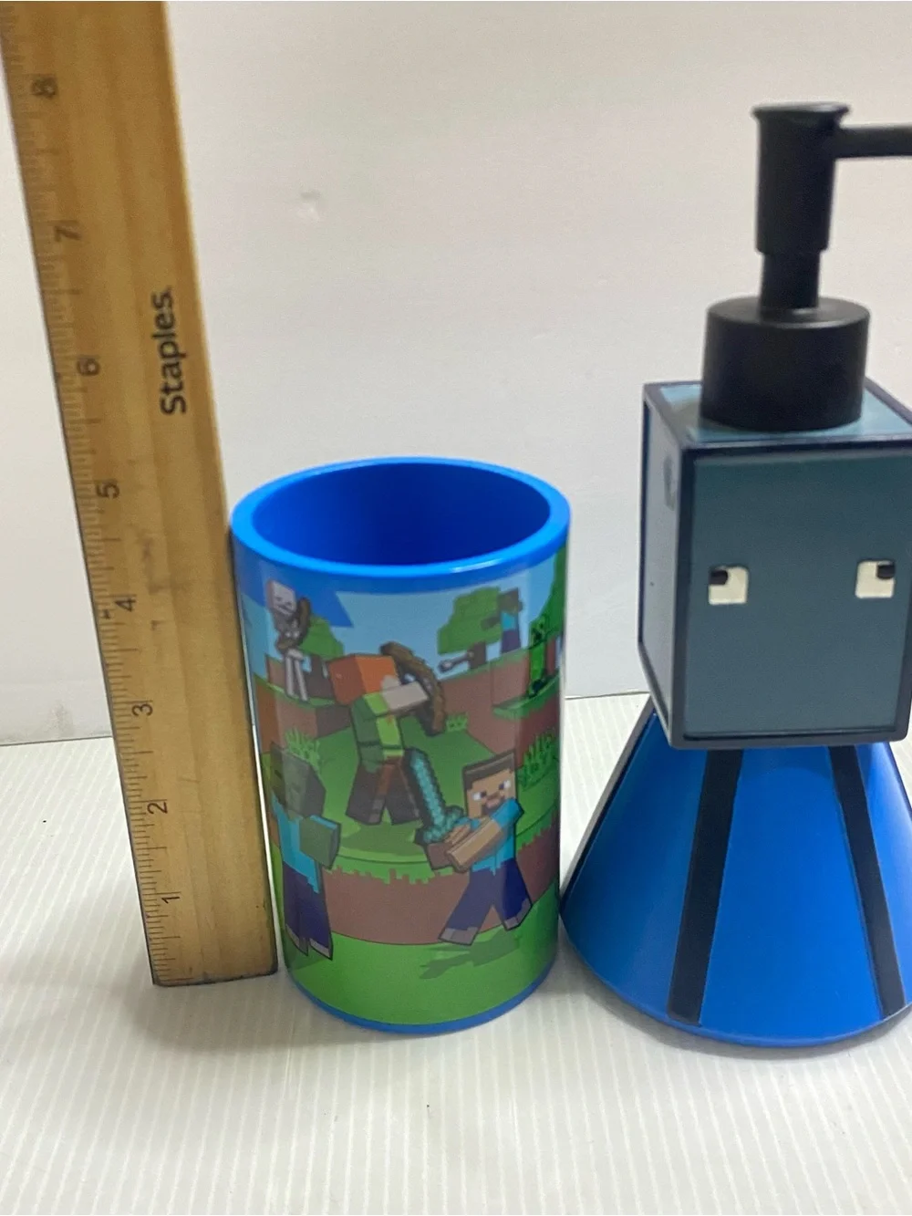 Minecraft Kids Bath Set - Soap Dispenser and Cup